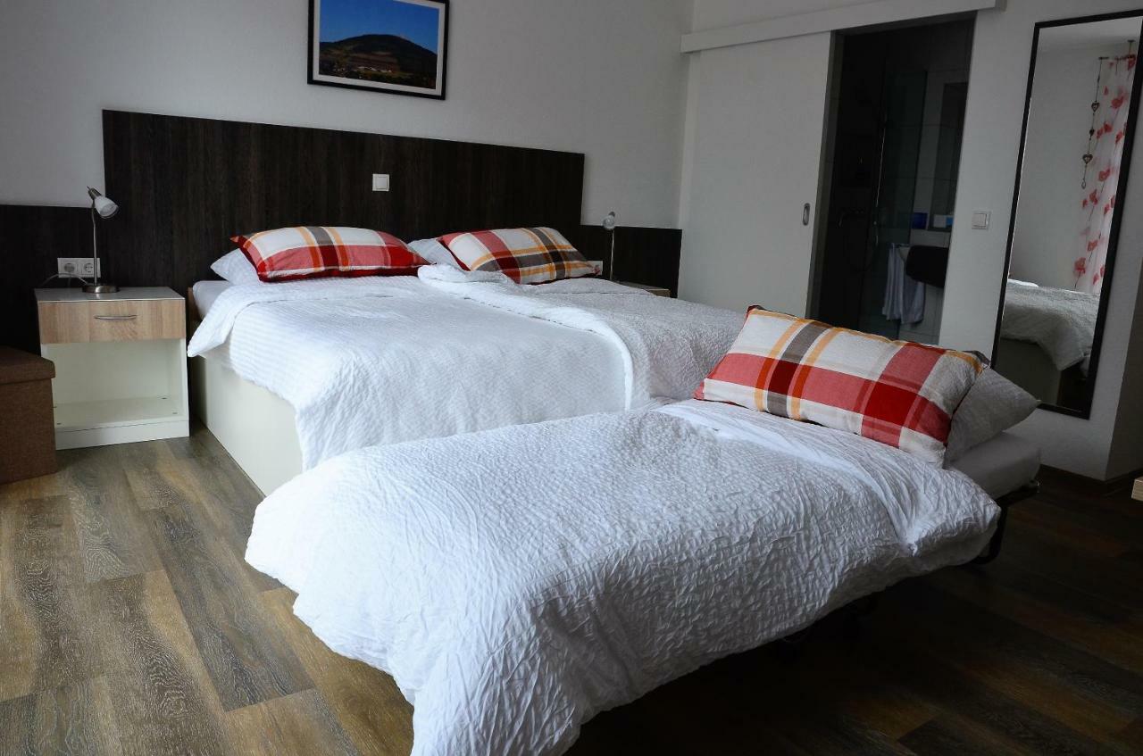 Gaestehaus Am Hochsimmer Ettringen  Zewnętrze zdjęcie